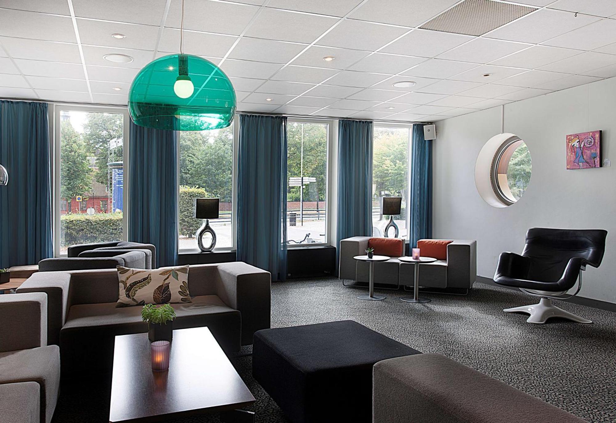 Scandic Hallandia 4*
